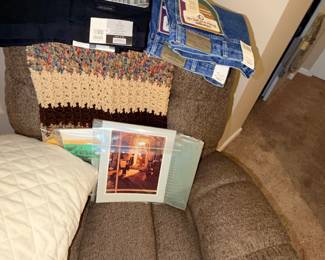 Items Located In The 2nd Bedroom (MASTER)