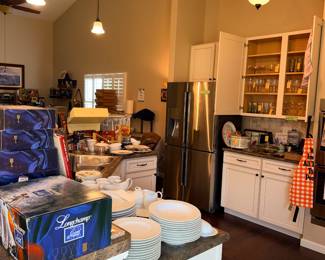 Items Located In The Kitchen / Dining Room
