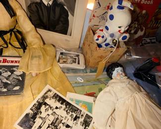Items Located In The 2nd Bedroom (MASTER)