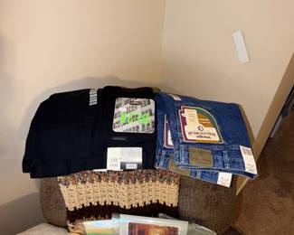 Items Located In The 2nd Bedroom (MASTER)