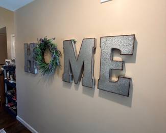 Items Located In The Entry Way
