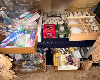 Items Located In The 2nd Bedroom (MASTER)