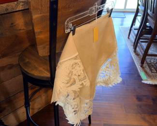 Items Located In The Kitchen / Dining Room