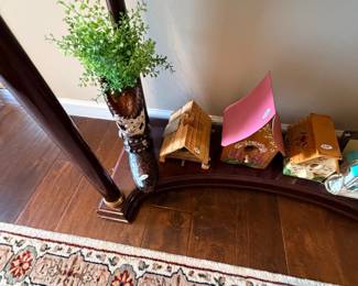 Items Located In The Entry Way
