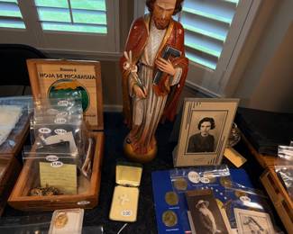 Items Located In The 2nd Bedroom (MASTER)