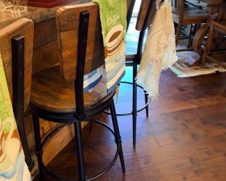 Items Located In The Kitchen / Dining Room