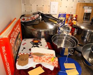 Items Located In The Kitchen / Dining Room