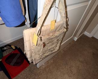 Items Located In The 2nd Bedroom (MASTER)