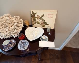 Items Located In The Entry Way