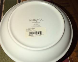 Items Located In The Kitchen / Dining Room