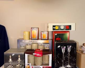Items Located In The 2nd Bedroom (MASTER)