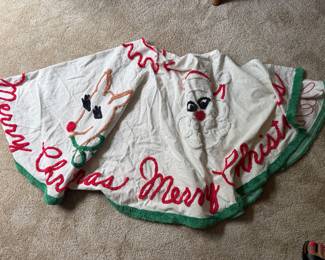 Vintage tree skirt- $25