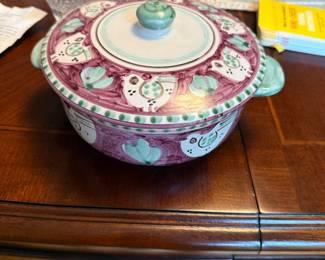 Solimene Vietri Pottery LARGE Casserole Oven Bean Pot Red Chicken 4ltr Folk Art- $45