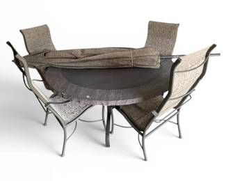 Round Outdoor Table w 4 Chairs Umbrella