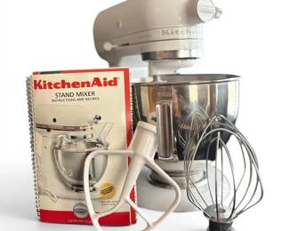 KitchenAid Stand Mixer w Accessories Model KSM90WW