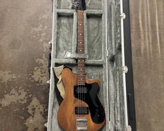 Lot #39 1970s Vintage Hofner Shorty Bass Guitar Natural Walnut EMG Pickup