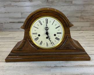 Lot #101 Howard Miller Oak Mantel Mantle Clock Arched Tambour Roman Numeral Wind-Up