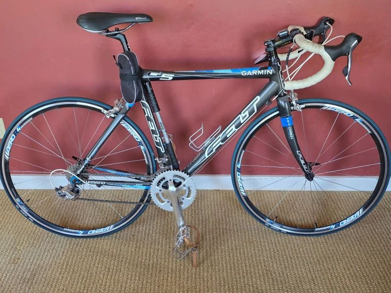 1 2010FeltF5TeamGarminEditionRoadBikeWithCarbonFiberFrame