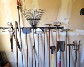 251 15GardeningTools