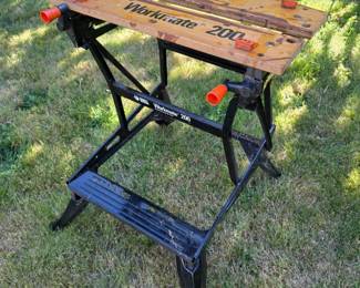 250 BlackDeckerWorkmate200PortableWorkbenchAndVise