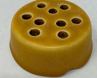 149 1920RookwoodPotteryCeramicFlowerFrog
