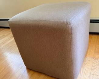 75 SummitKhakiUpholsteredCubeOttoman