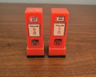 Phillips Gas Pump Salt and Pepper Shakers by Avsco