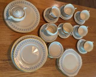 'Old Ivory Sherwood Blue Laurel' 58 pc