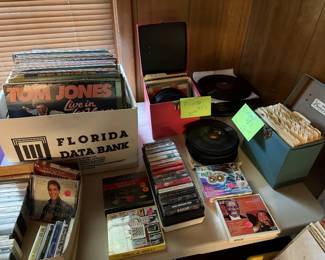 Variety of records including LPs, 45s and 78s