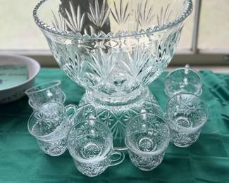 Anchor Hocking Arlington 2-piece punch bowl w/12 cups, laddle & S-rings