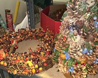 Assorted Holiday Decor