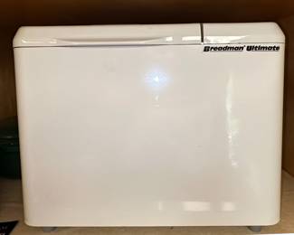 Breadman Ultimate Automatic Bread Maker TR2200C