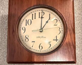 Seth Thomas Colony Pine Model 2456-000 Clock