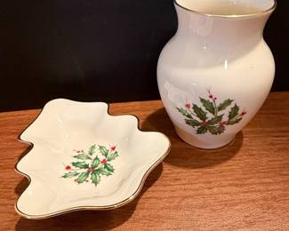 Lenox Holiday Holly & Berry Bud Vase and Trinket Dish Set