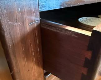 Ethan Allen Old Tavern Collection Antiqued Pine Side Table