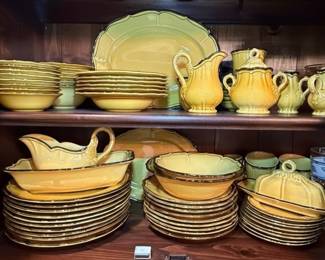 Metlox Pottery Poppy Trail 'La Mancha Gold' Dinnerware Set