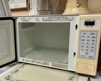 Whirlpool TimeMaster Microwave