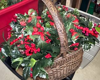 Assorted Holiday Decor