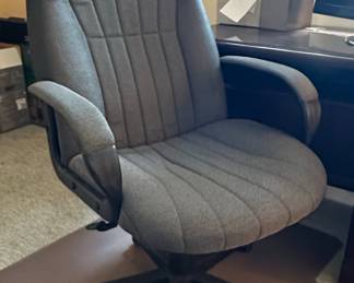 Fabric Executive Office Chair Style