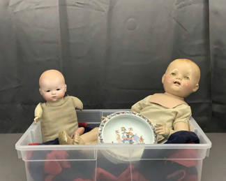 Lot 221: Antique Dolls