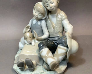 Lot 160: Vintage Lladro Friendship Figurine