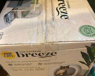 Tidy Cats Breeze Hooded Litter Box System