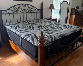 King tempur-pedic  Ease Adjustable Bed,  Mattress Sealy Posturepedic Plus, headboard and foot board 