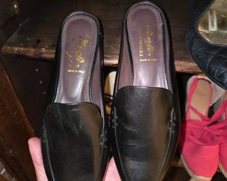Brunomagli, Luxury Leather Pointed Toe Mule Loafers, Slip-on, Made in Italy