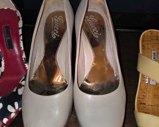 Gucci Beige Leather Pointed Toe Pumps