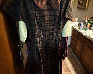 Vintage women's clothing: 1950s dress