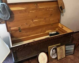 Antique table/trunk