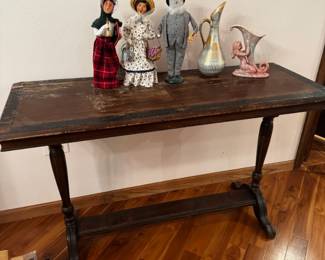 Antique side table. Williamsburg Byers' Choice figurines.