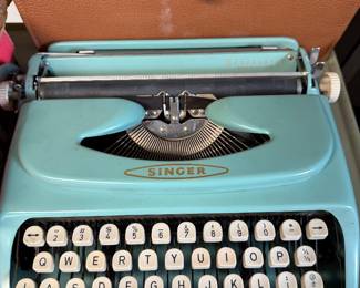 Mid Century 1960's Singer Portable Typewriter/Case/ Made in Holland