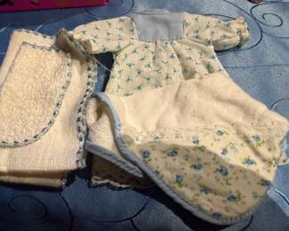 Vintage Vogue Ginnette " Bath Time" 1955-1957 Blue Floral Bath & Sleep Set For 8" Doll